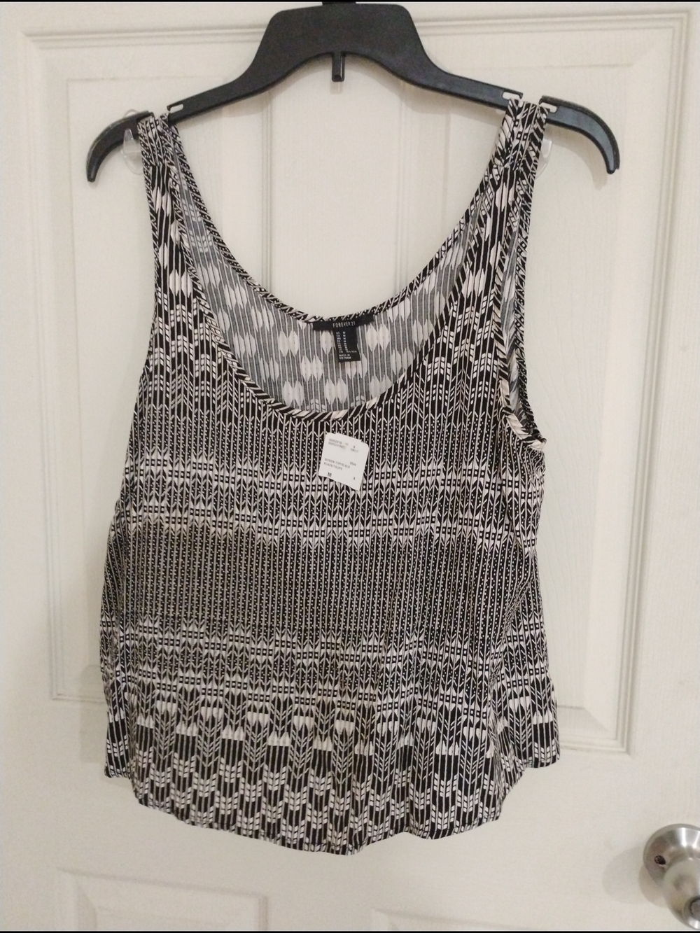 Forever 21 Black & White Geometric Scoop Tank Top